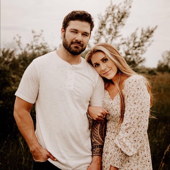 Meet your Posher, Taylor - Picture 4 of 6